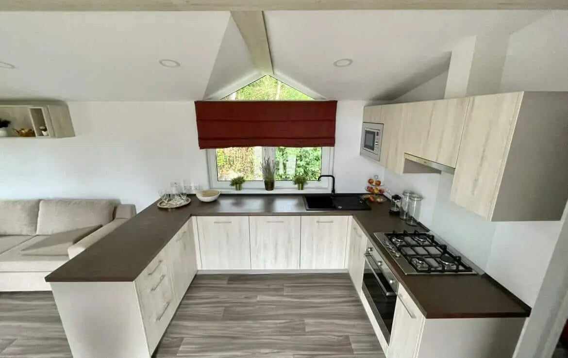 Kleines Mobilheim mit Garage T2