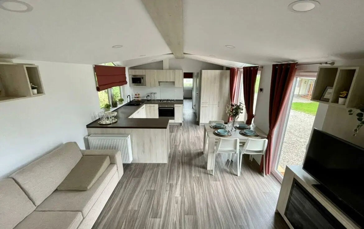 Kleines Mobilheim mit Garage T2